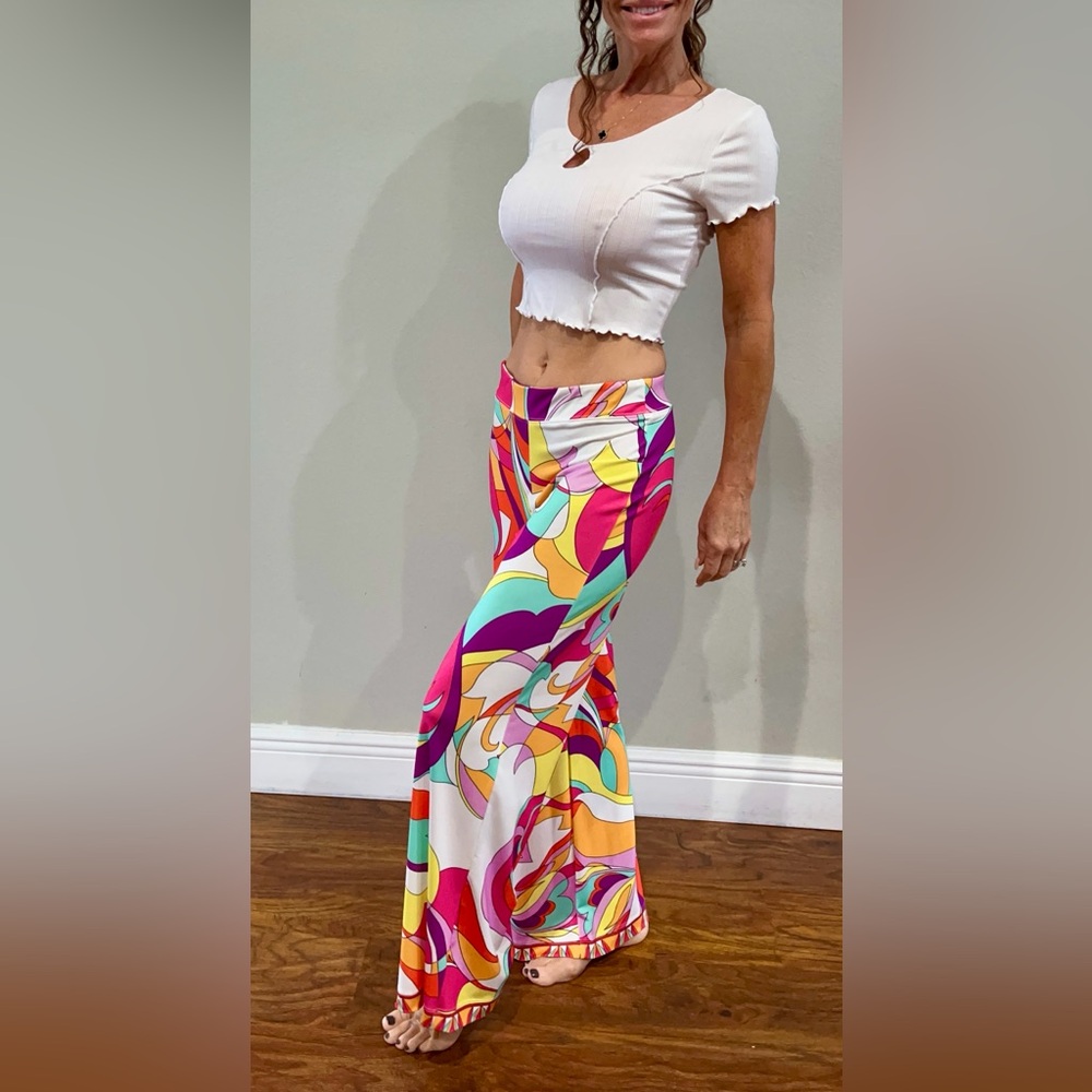 Pillazzo Stretch wide leg flowy pants! Same as picture just different pattern